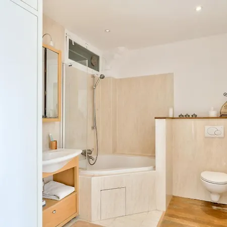 Apartment Lovely 1br Flat 2min From Gambetta Metro Station
